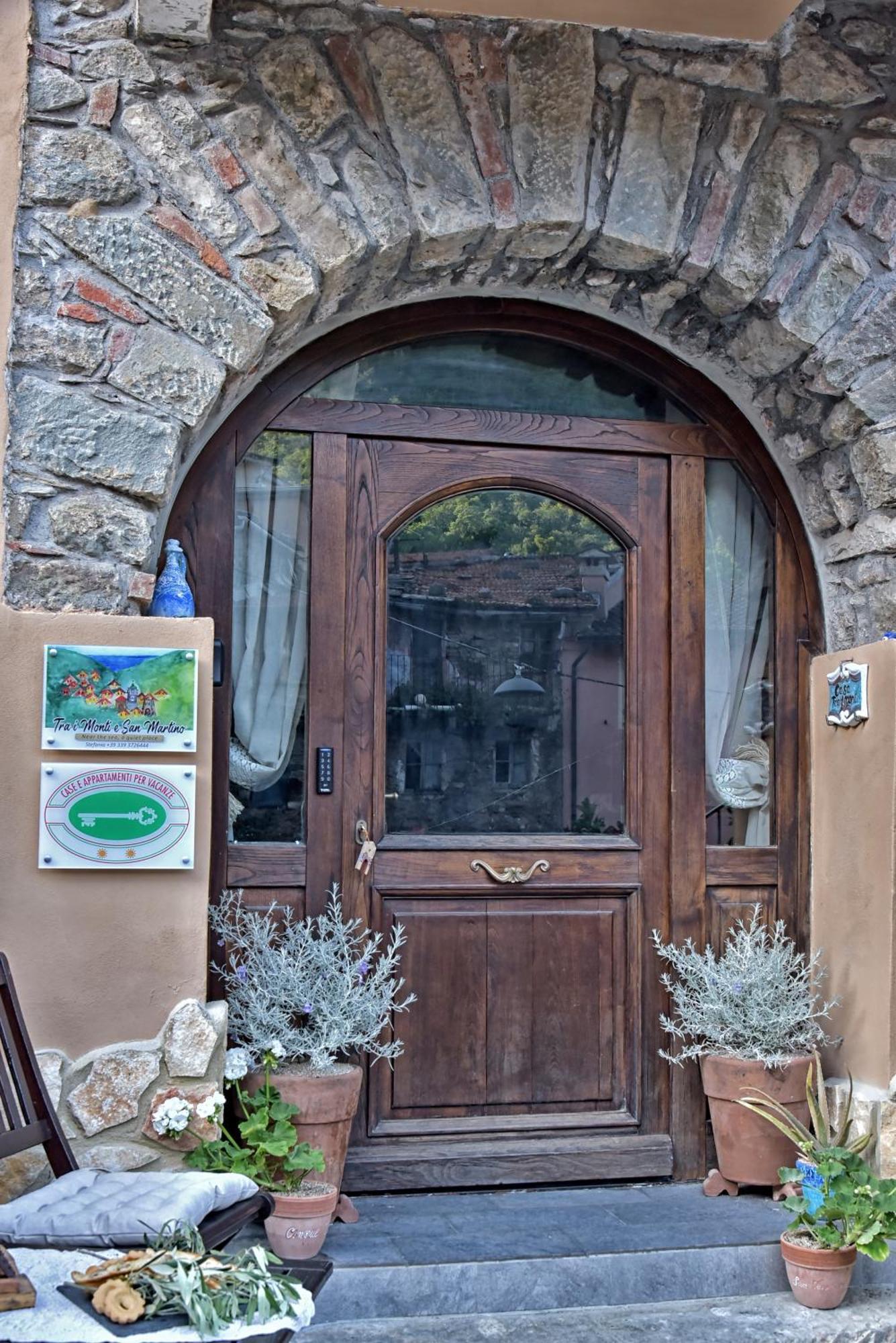 Casa Vacanze Tra I Monti E San Martino Biassa Kültér fotó