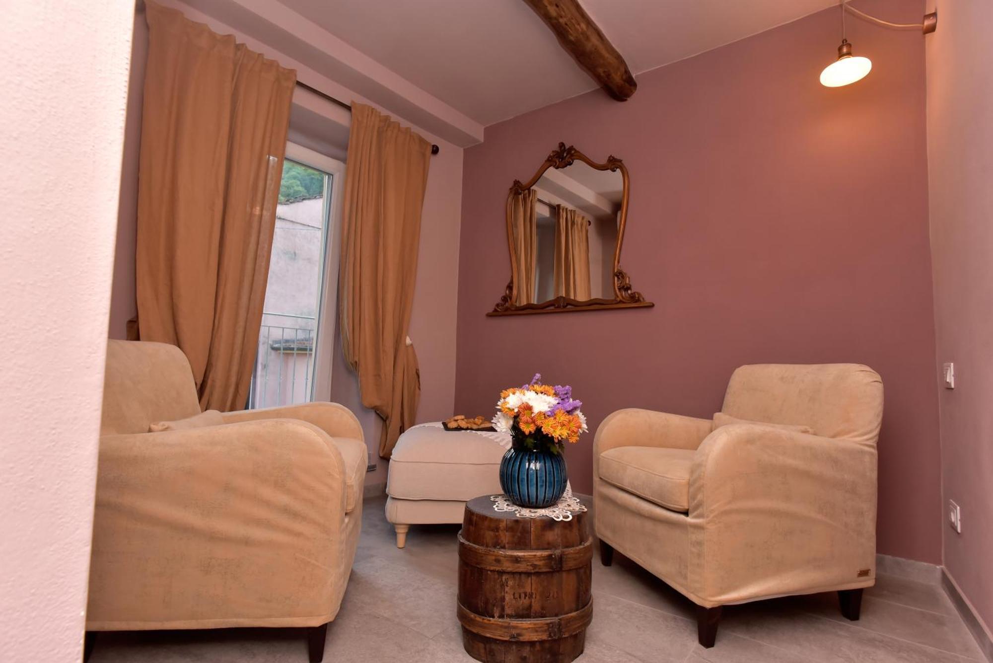 Casa Vacanze Tra I Monti E San Martino Biassa Kültér fotó