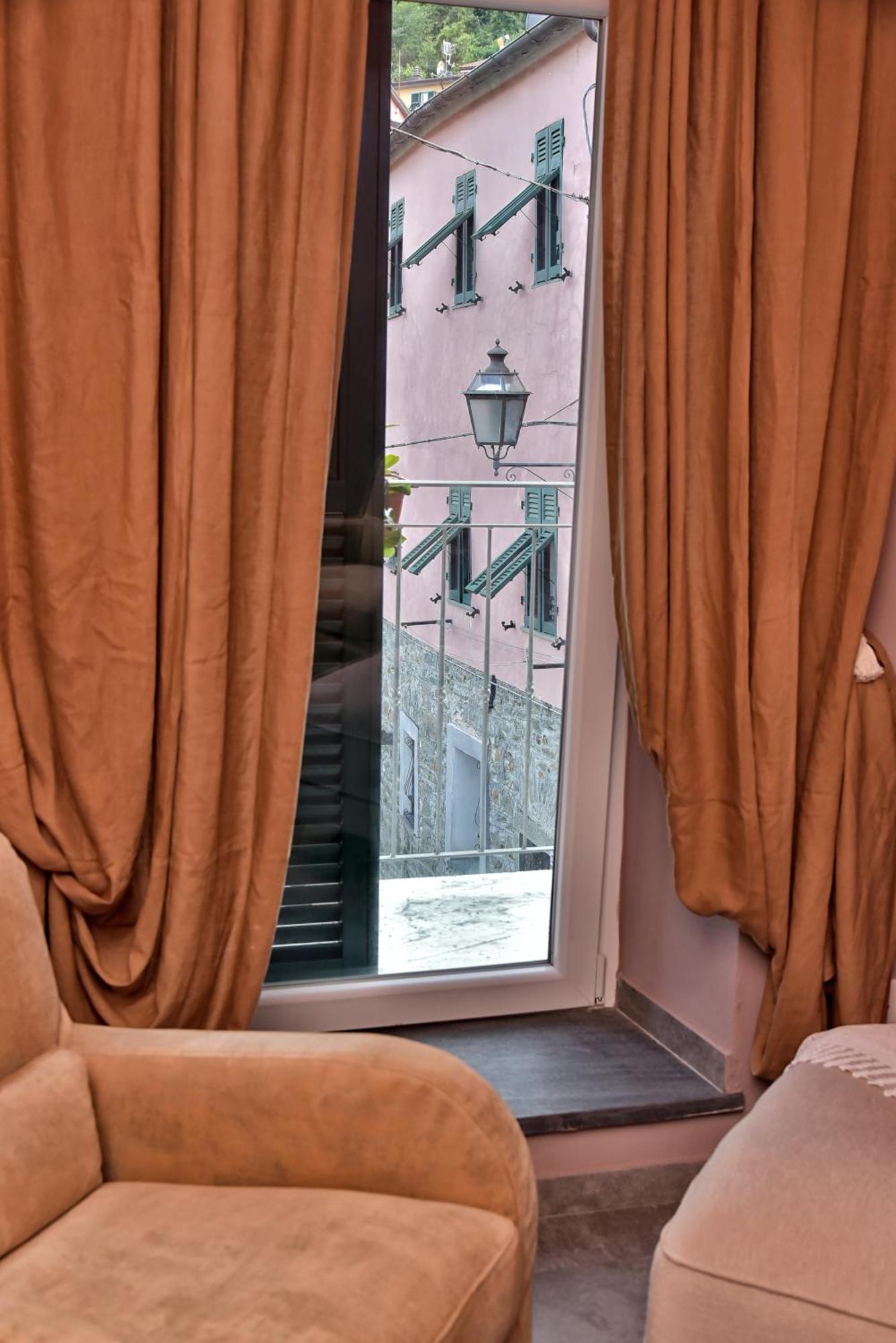 Casa Vacanze Tra I Monti E San Martino Biassa Kültér fotó