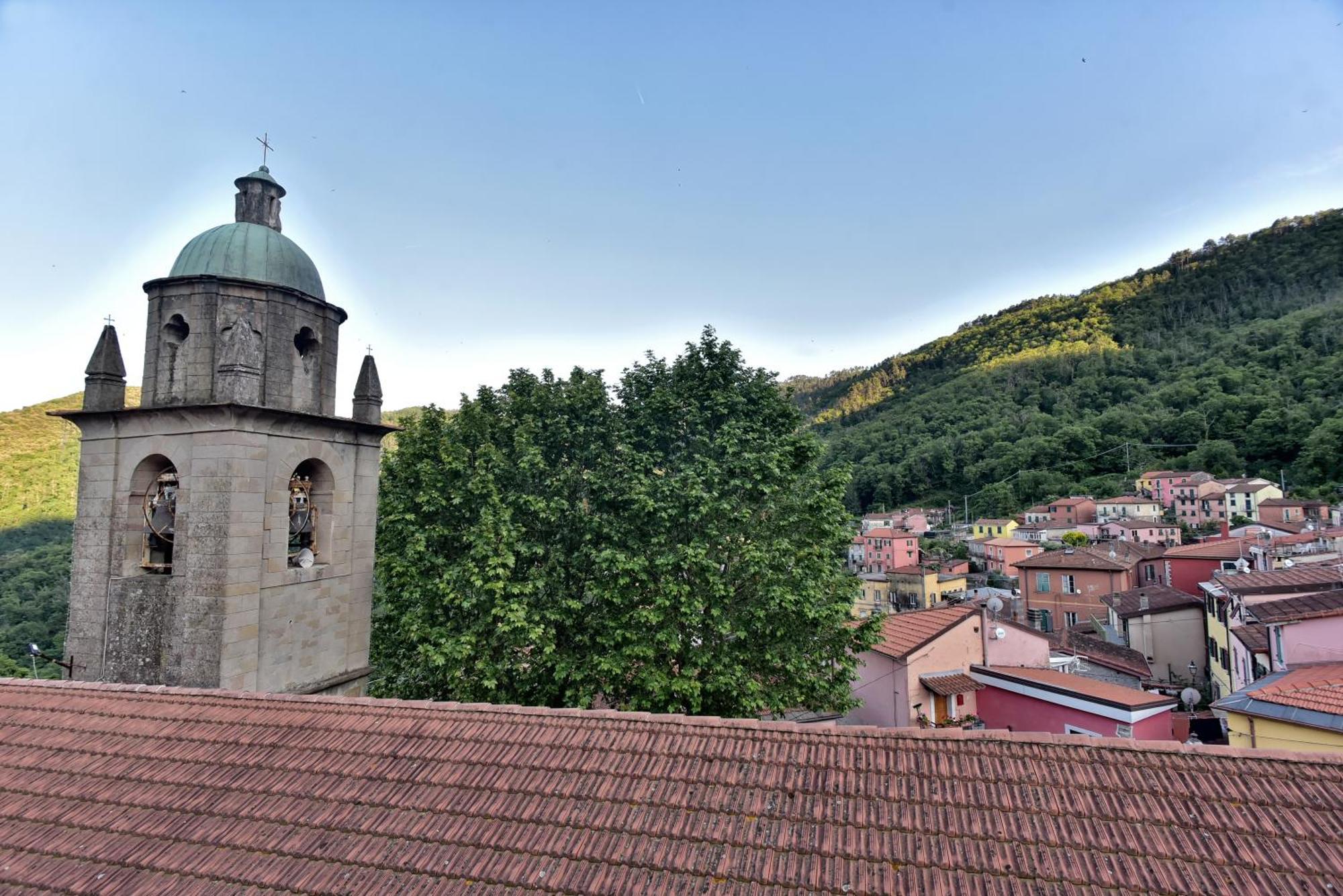 Casa Vacanze Tra I Monti E San Martino Biassa Kültér fotó