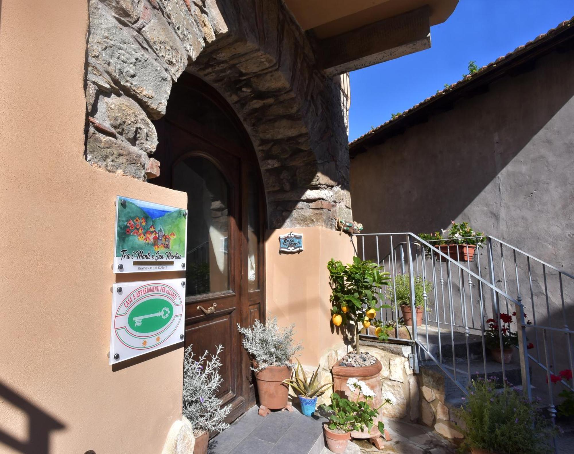 Casa Vacanze Tra I Monti E San Martino Biassa Kültér fotó